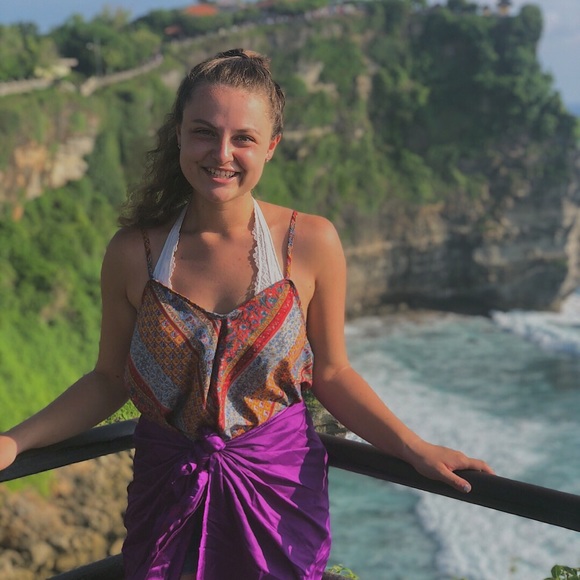 Meet your Posher, Maggie - Picture 1 of 3